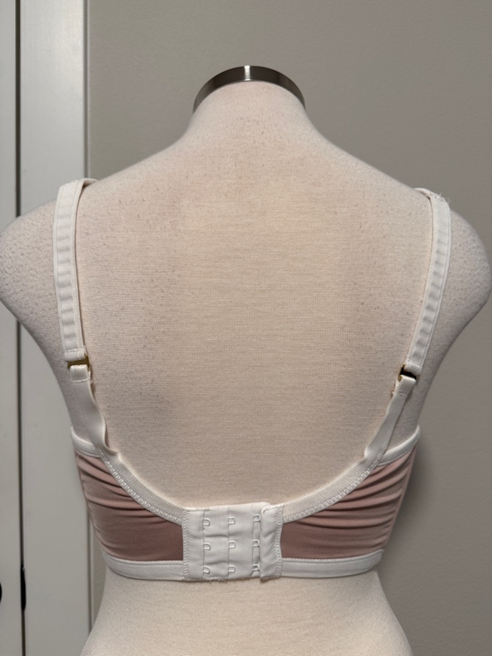 Natori Sports Bra 32H - Picture 2 of 5